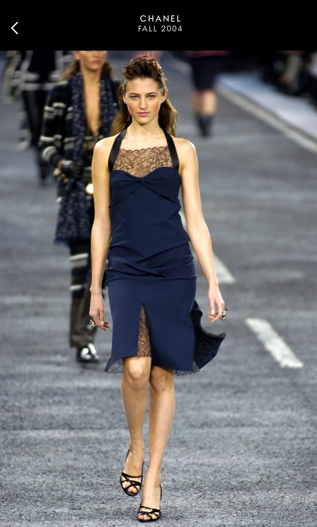 CHANEL Fall/Winter 2004 Runway navy lace dress